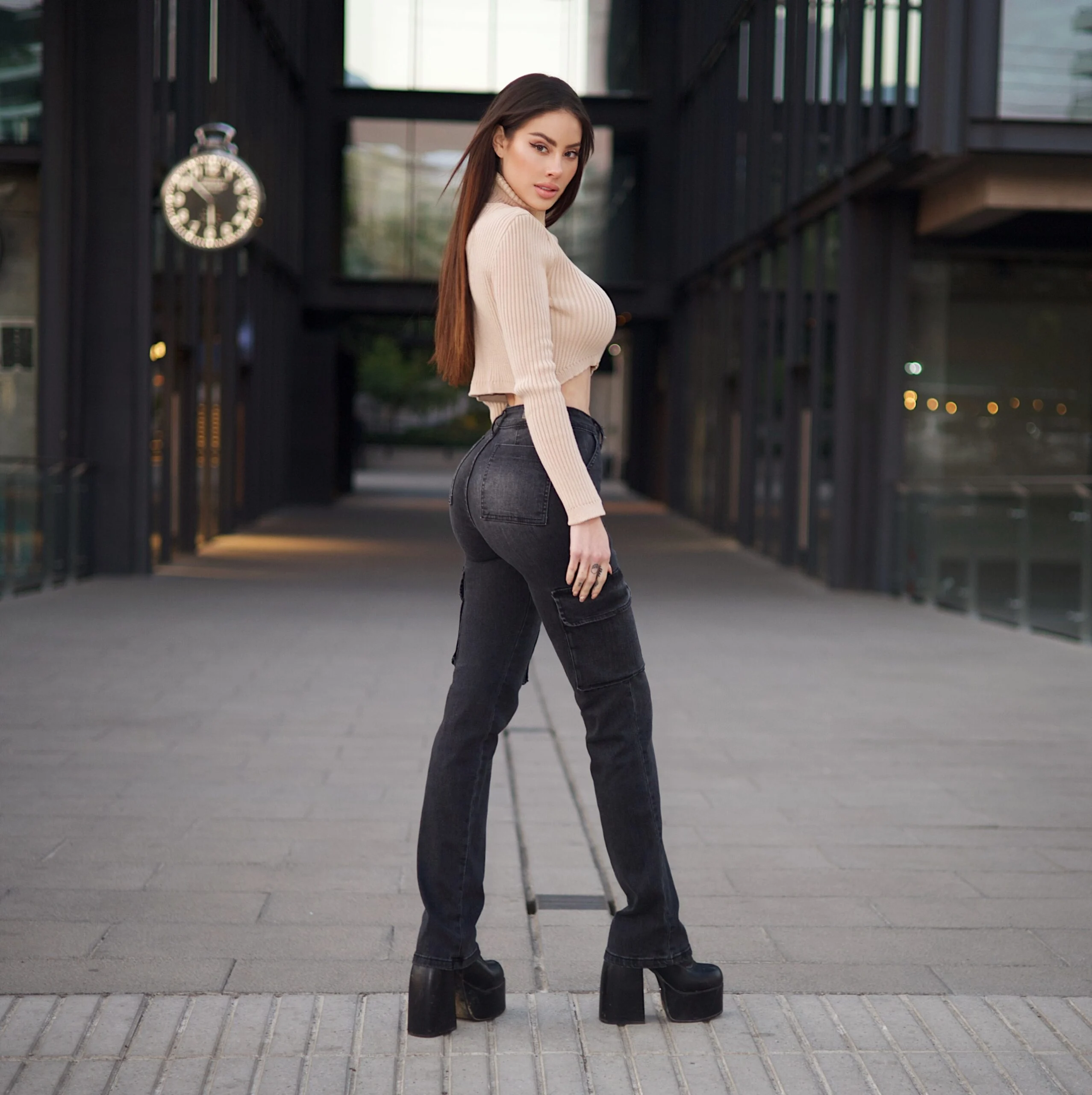 Jeans Cargo Mujer Black Desgastado - Vista 2