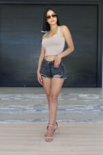 Short Woman gris destroyed - Imagen 5