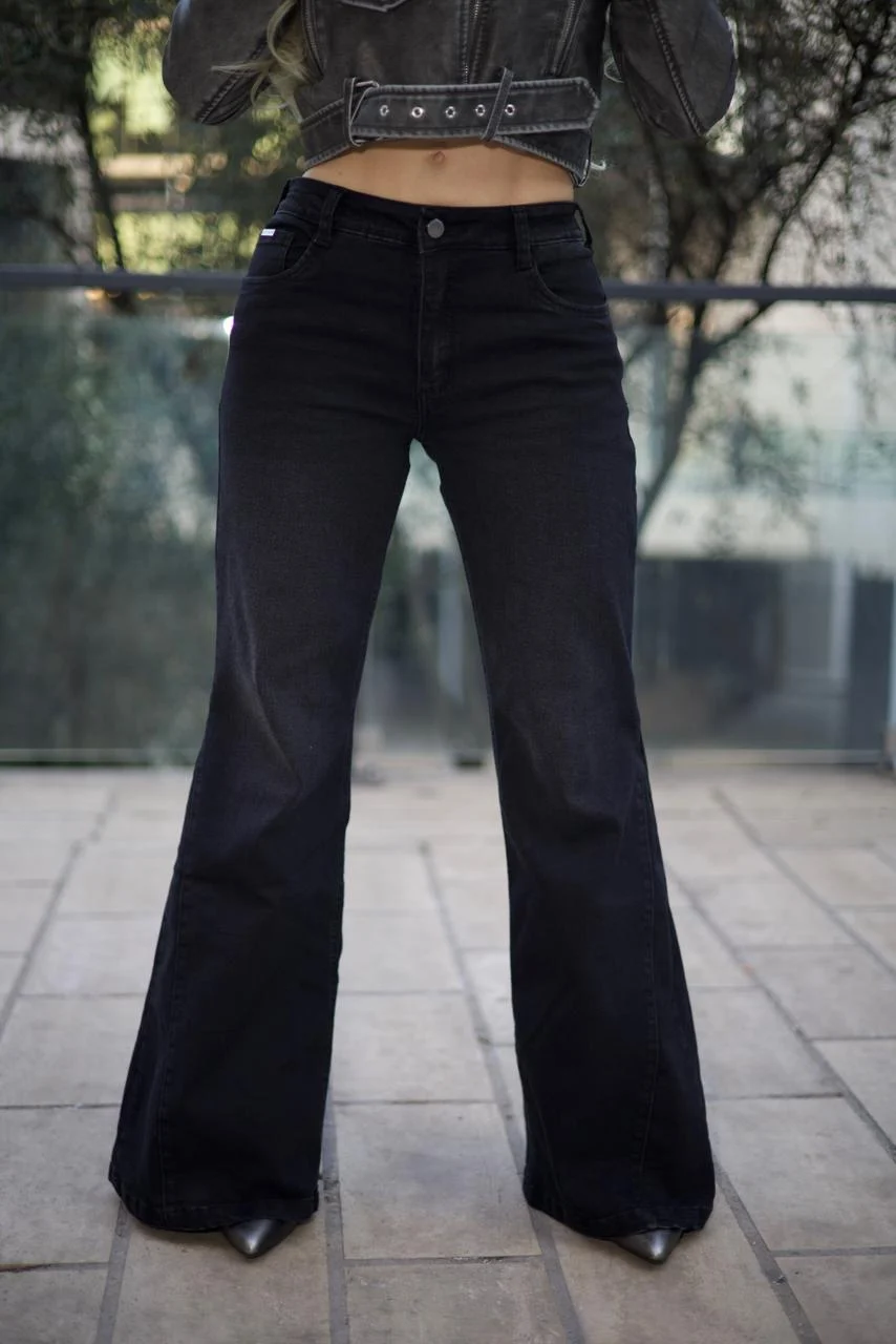 Jeans Extra Flare Geometric Mujer Black Desgastado - Vista 5